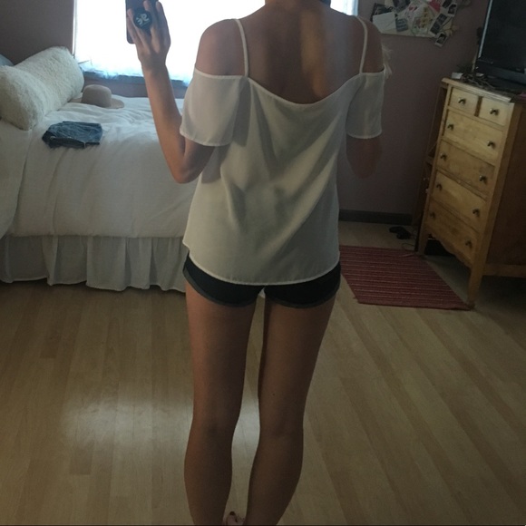 Sheer off the shoulder shirt - Picture 3 of 6